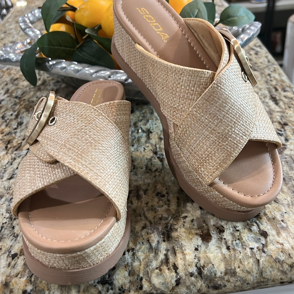 🌞 Wedges 🌞 - Picture 2 of 4
